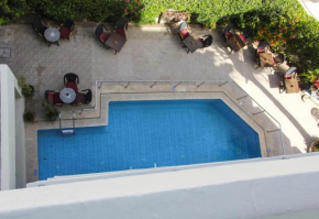New Farah Hotel